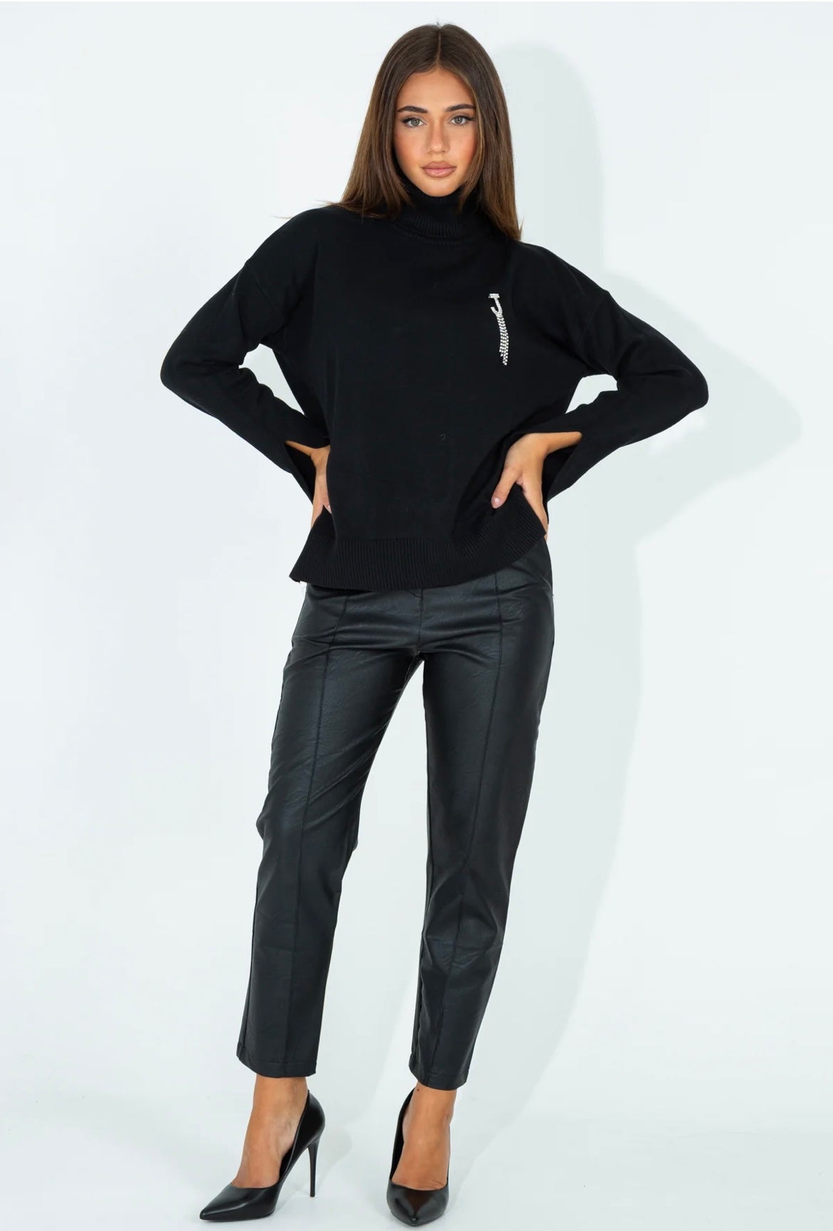 JAYCI
PANTALONE IN ECOPELLE
